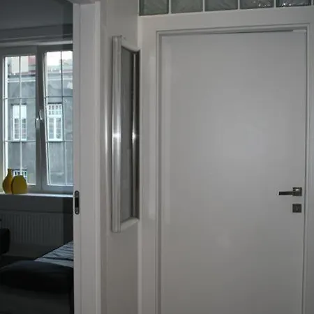 Old Town / Igielnicka Apartman *