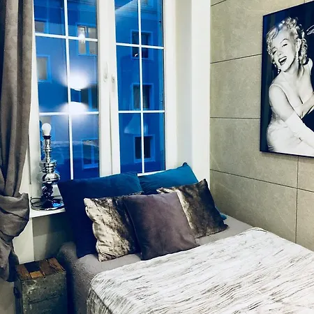 Old Town / Igielnicka Apartment